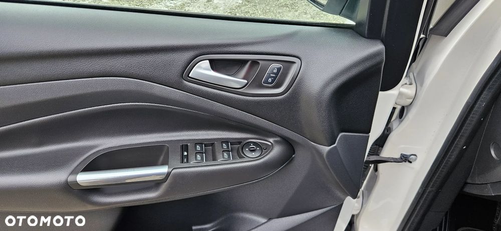 Ford Kuga 2.0 TDCi 4x4 Titanium - 28