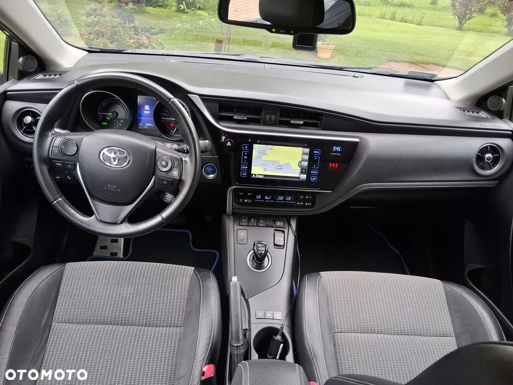 Toyota Auris 1.8 HSD Prestige NAVI - 30