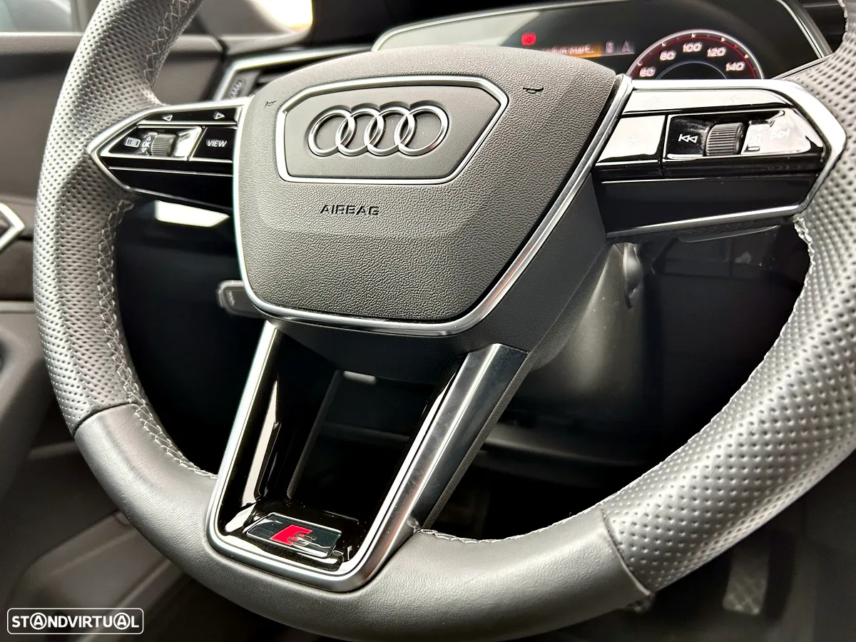 Audi e-tron 55 quattro S line - 13