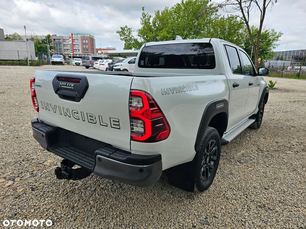 Toyota Hilux 2.8 D-4D Double Cab Invincible 4x4 - 32