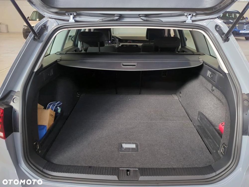 Volkswagen Passat - 23
