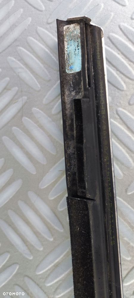 listwa chrom satyna zgarniająca szyby prawy przód MERCEDES W156 X156 GLA - 5