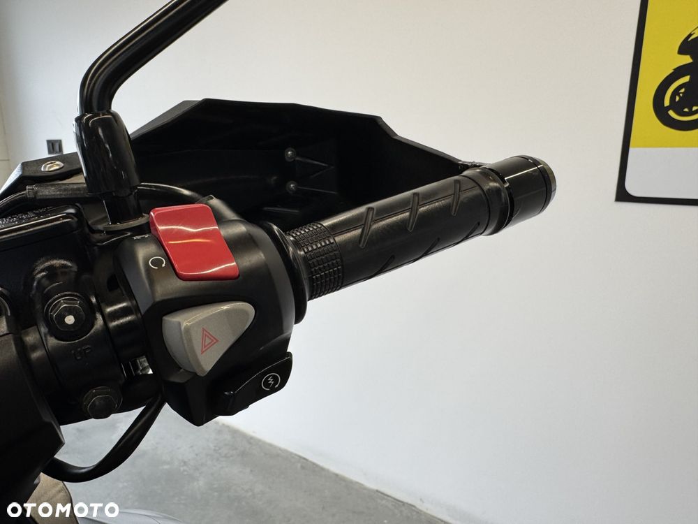 Honda VFR - 29