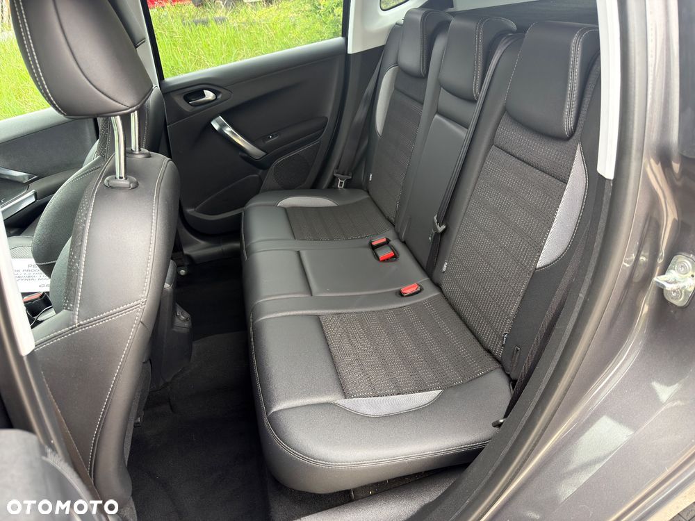 Peugeot 2008 BlueHDi FAP 120 STOP & START Allure - 20