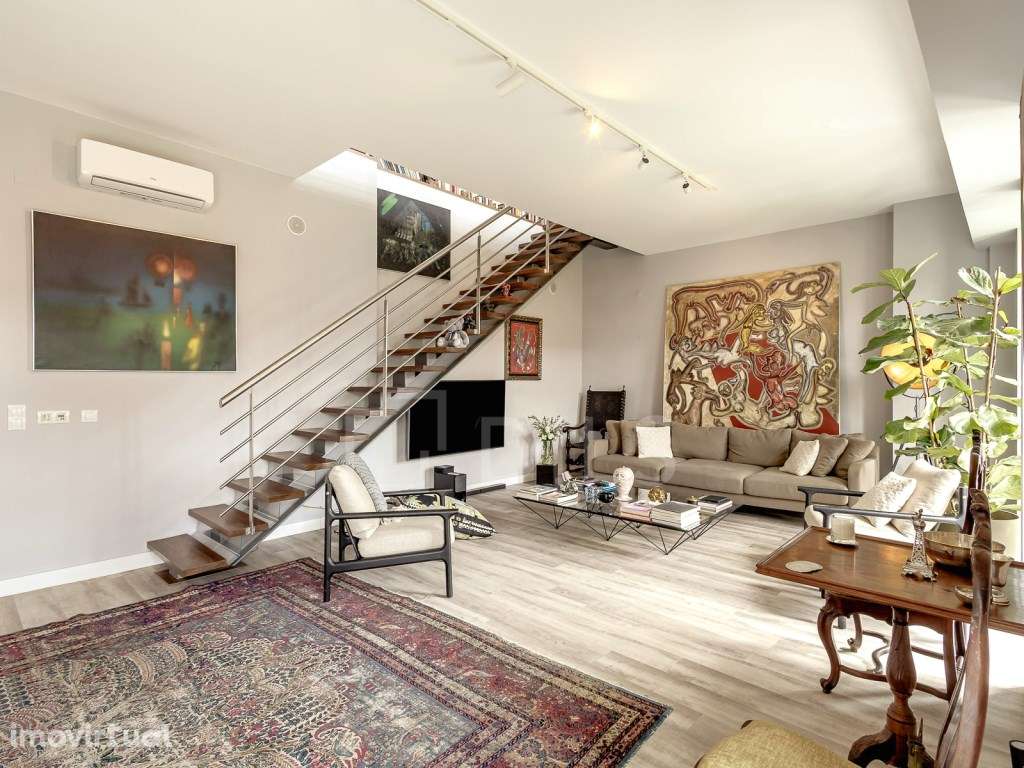 Apartamento T3 com varandas e vista sobre o rio Tejo em Lisboa - Grande imagem: 3/37