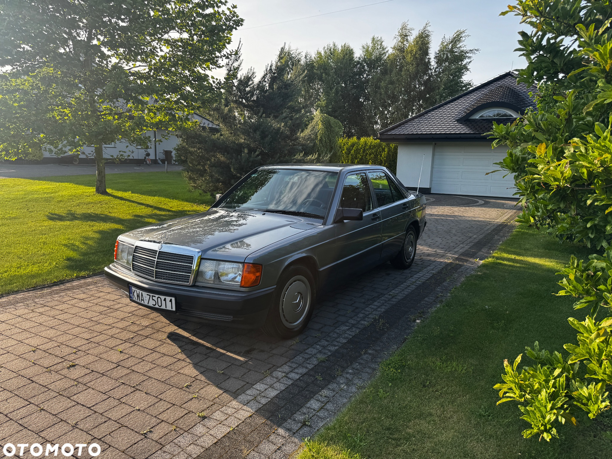 Mercedes-Benz W201 (190) - 2