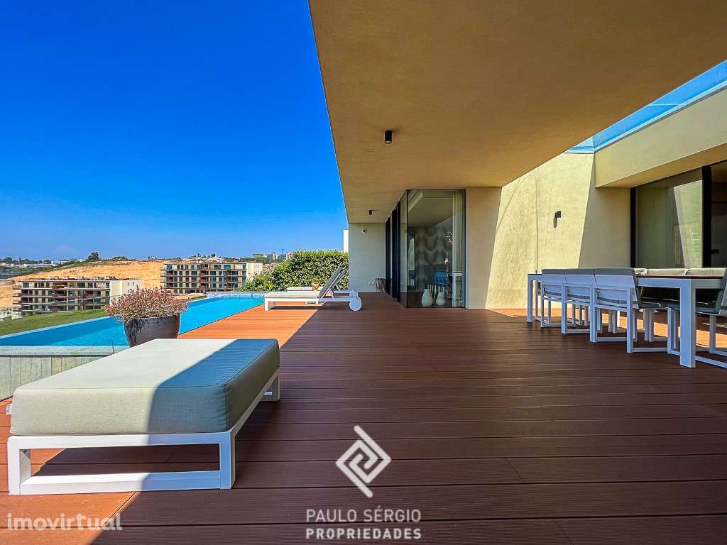 Moradia Luxo com 4 suítes e piscina na Quinta Marques Gomes - Grande imagem: 4/59