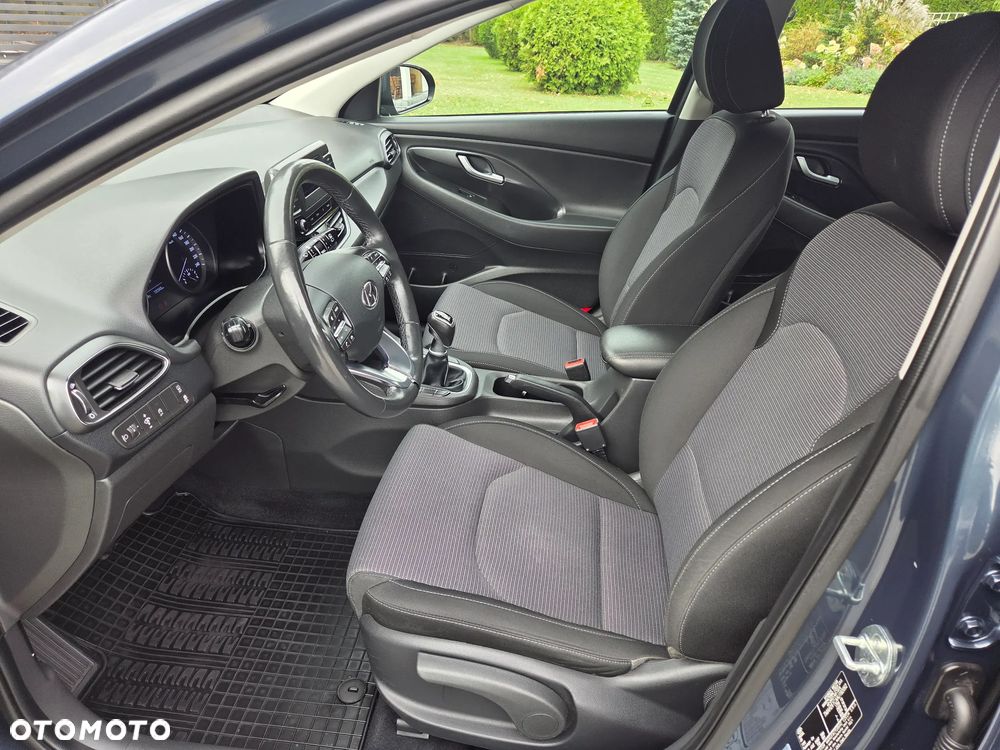 Hyundai i30 1.5 DPI Classic + - 29