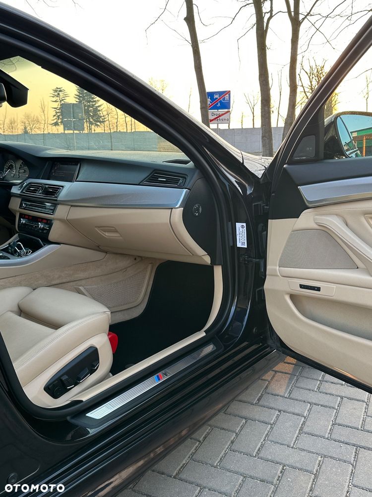 BMW Seria 5 520d xDrive - 10