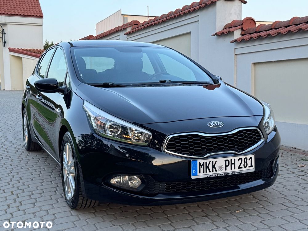 Kia Ceed - 31