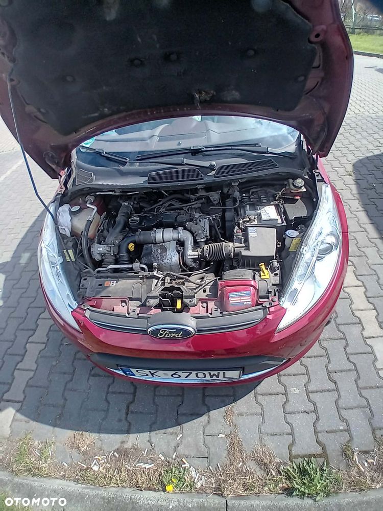 Ford Fiesta 1.6 TDCi DPF Trend - 6