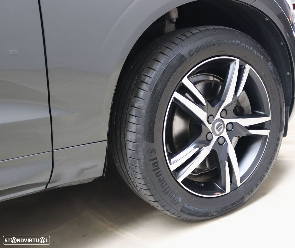 Volvo XC 60 2.0 T6 PHEV R-Design AWD - 4