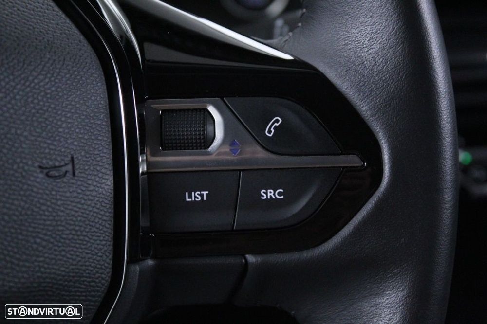 Peugeot 2008 1.2 PureTech Allure - 23