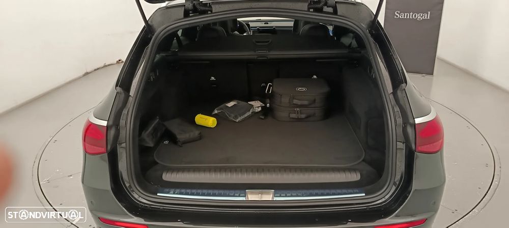 Mercedes-Benz E 53 AMG Hybrid 4Matic+ - 37