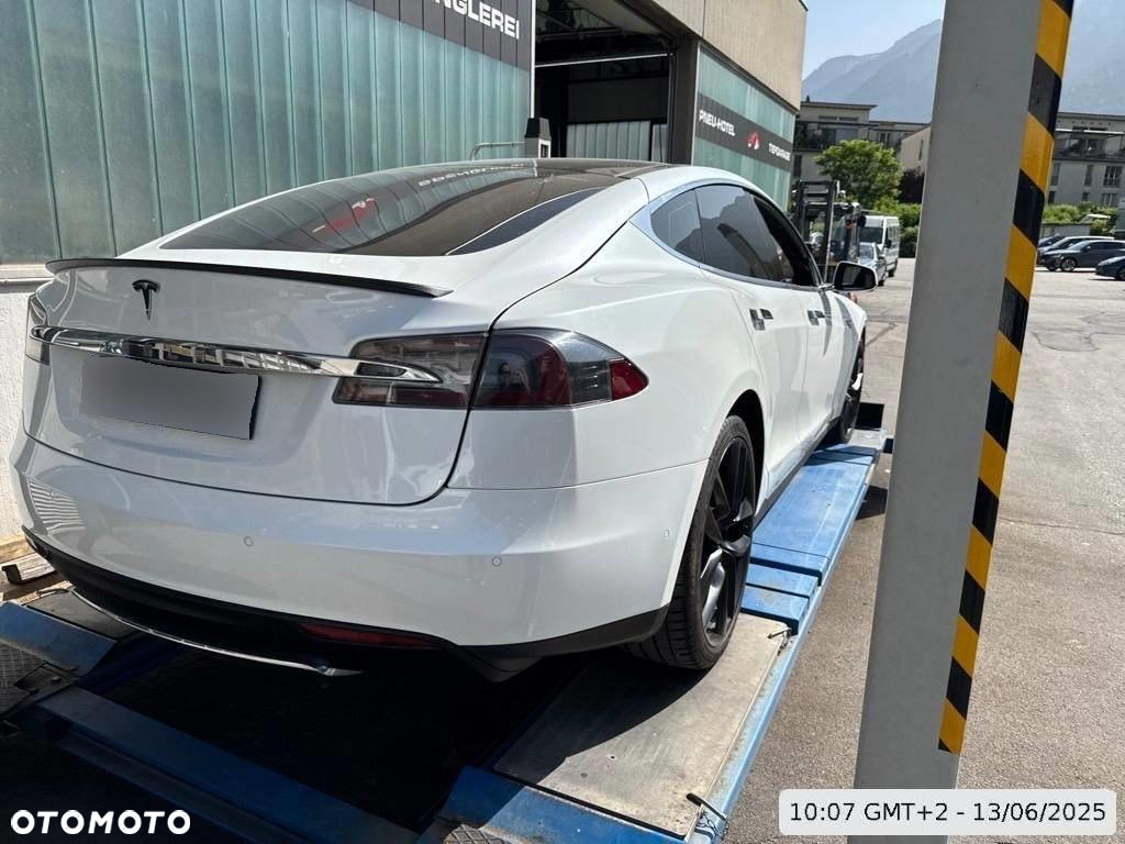 Tesla Model S Performance - 3