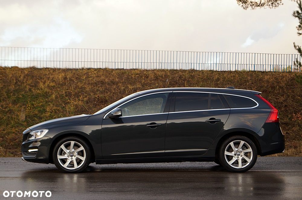 Volvo V60 D4 Geartronic Summum - 11