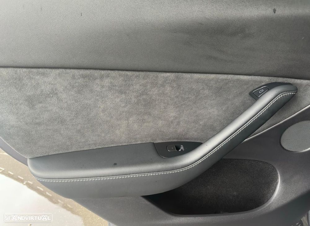 Tesla Model Y Tração Traseira - 23
