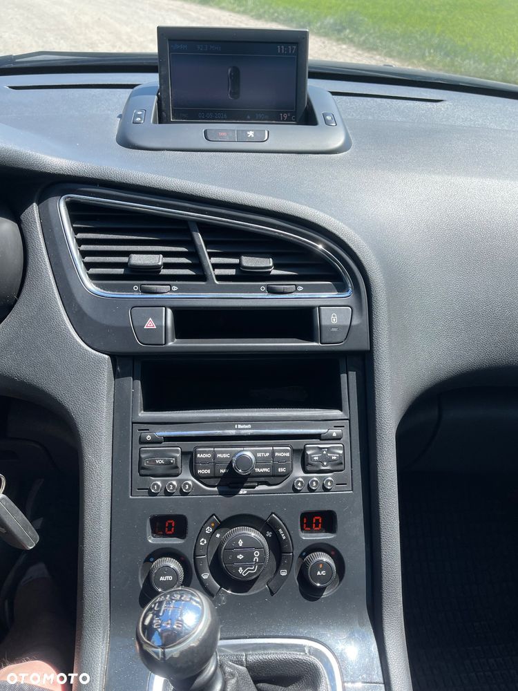 Peugeot 5008 HDI FAP 115 Style - 22