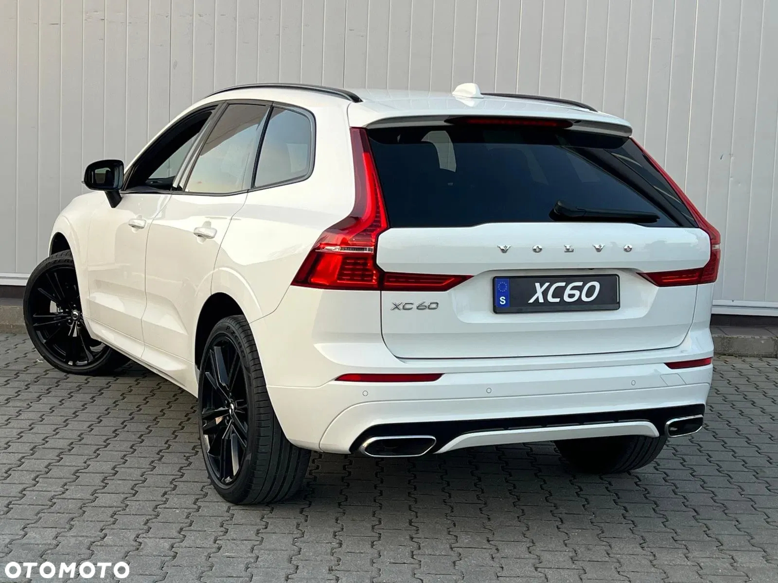 Volvo XC 60 T5 AWD R-Design - 6