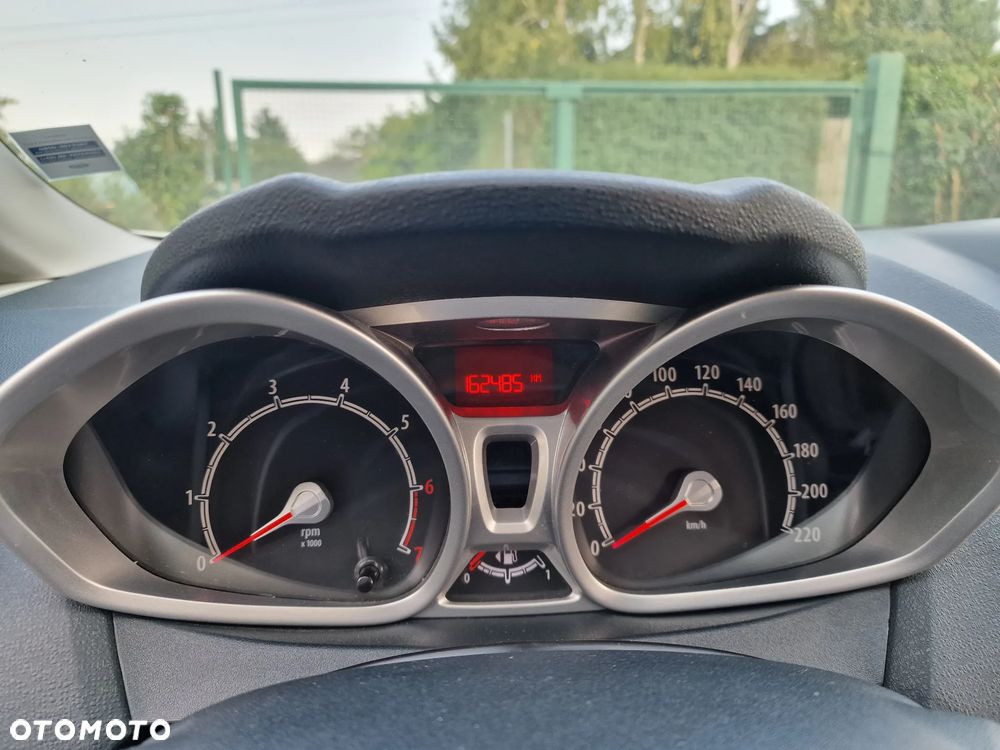 Ford Fiesta - 21