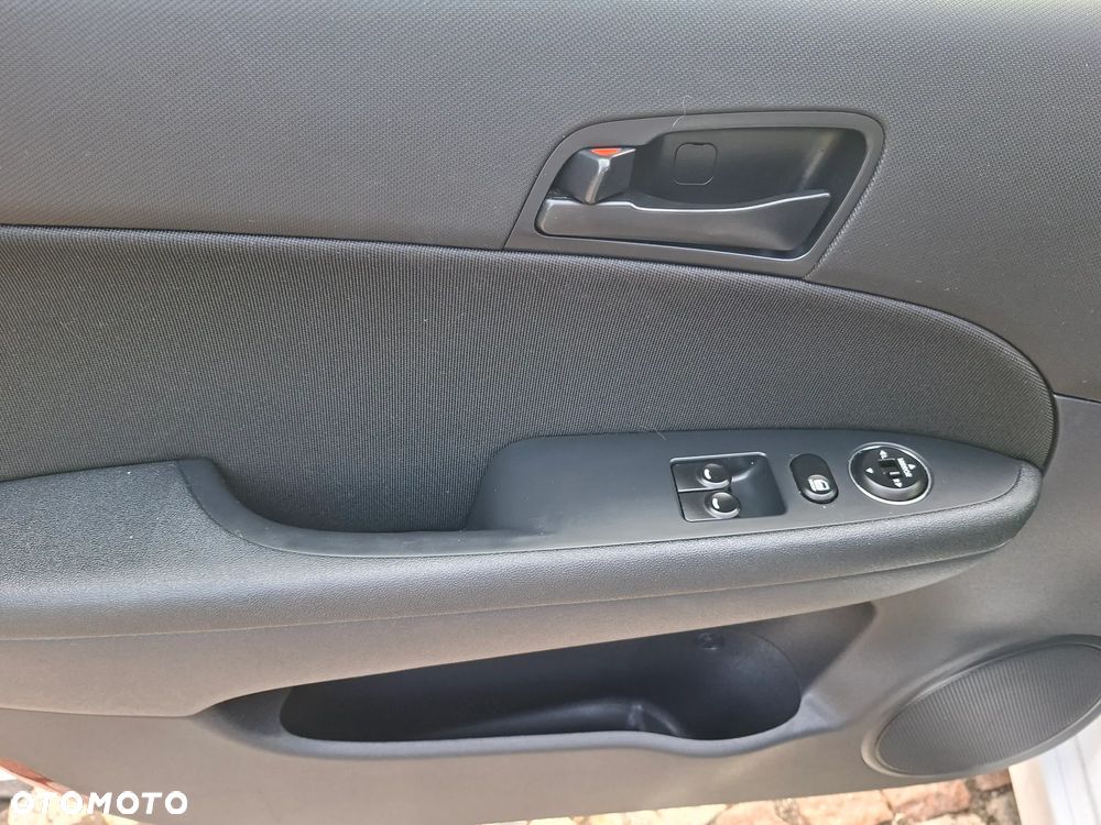 Hyundai i30 1.6 blue Comfort - 13