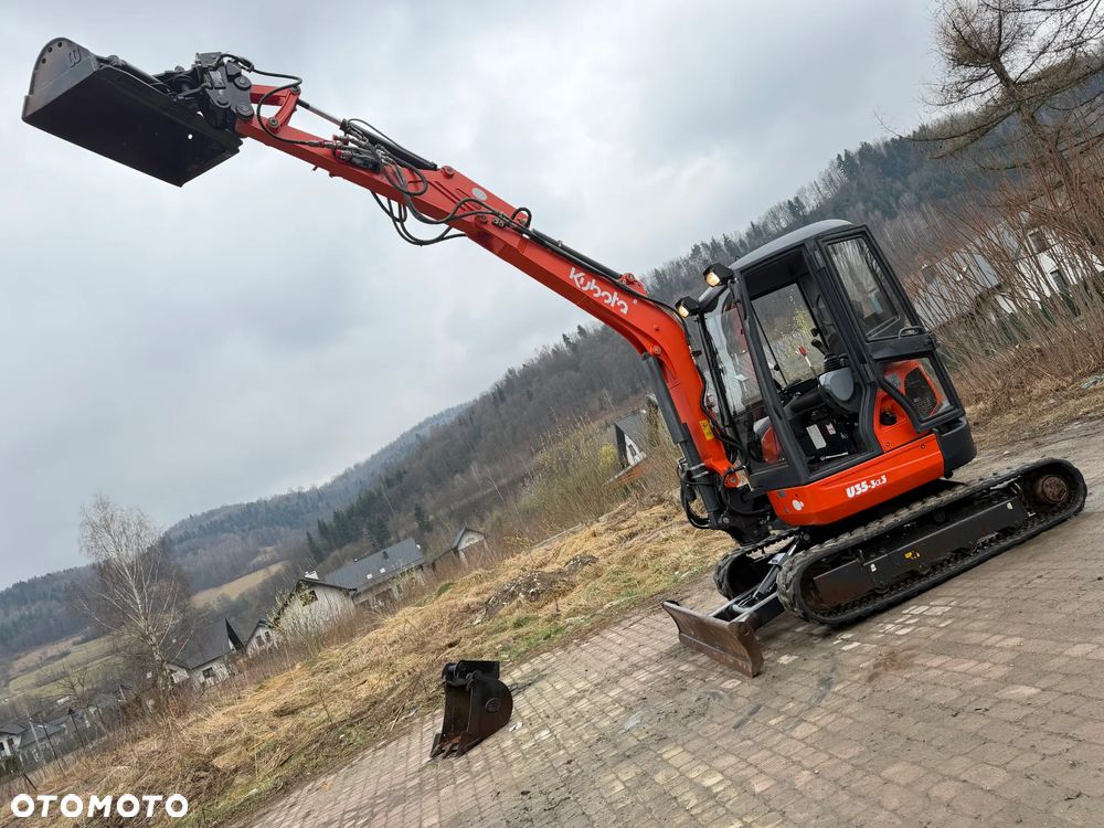 Kubota U35. koparka 3,7 tony. 2016 rok. 2000 mtg! Łyżka skarpowa Hydraulicznie uchylna. 3sekcje Hydrauliczne. zamki na tłokach. Jak nówka sztuka. Zadbana zero zużycia. Z gospodarstwa Norweskiego. Zmiana łyżek Hydrauliczna. LENHOFF. Zero luzów wycieków. Szybka wolna jazda. Gąski perfekt stan. OKAZJA TANIO - 35