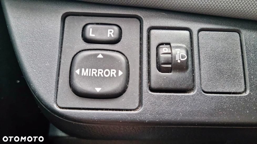 Toyota Yaris 1.33 Premium - 17