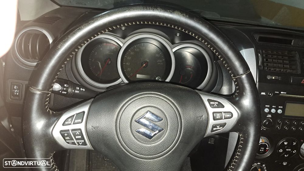 Suzuki Grand Vitara 1.9 DDiS X-Premium - 18