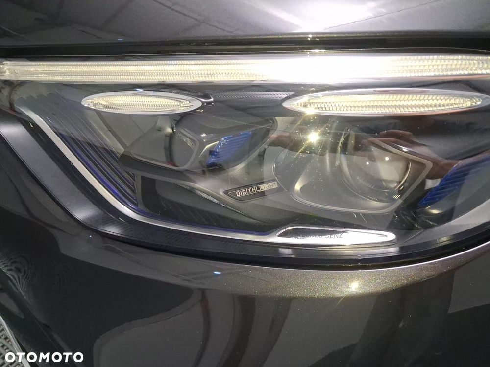Mercedes-Benz GLC 300 e 4-Matic - 28