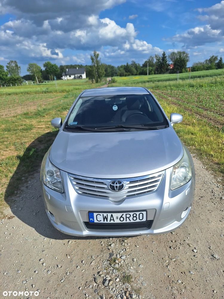 Toyota Avensis 1.8 Luna - 1