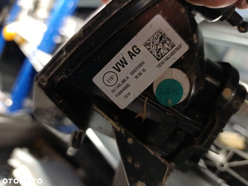 VOLKSWAGEN CADDY V 2K7  LAMPA PRAWA TYŁ 2K7945096 - 8