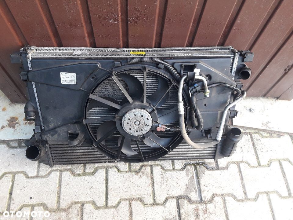 Komplet chłodnic z akumulatorem Laguna III 2.0 DCI 150 km 500 - 2