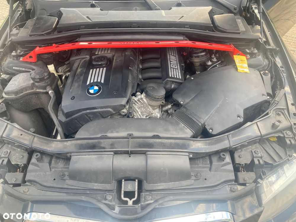 BMW Seria 3 330xi - 11