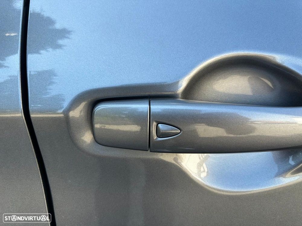Nissan Qashqai 1.5 dCi N-Connecta J18+Led - 36