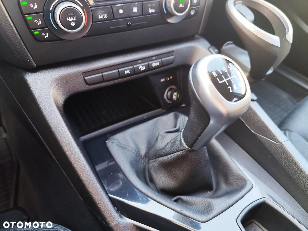 BMW X1 xDrive18d - 36