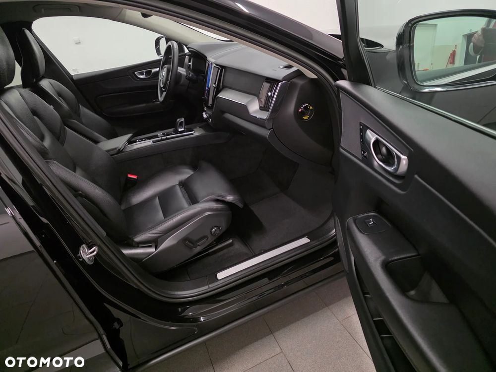 Volvo XC 60 B4 D AWD Ultimate Bright - 30
