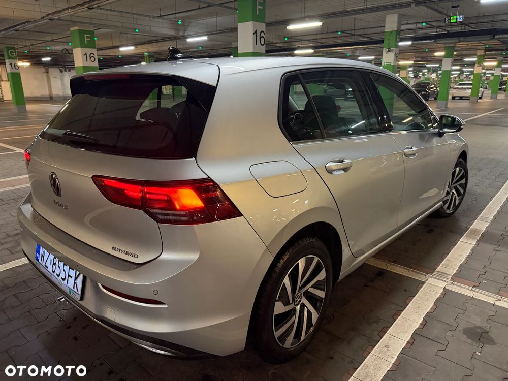 Volkswagen Golf - 8