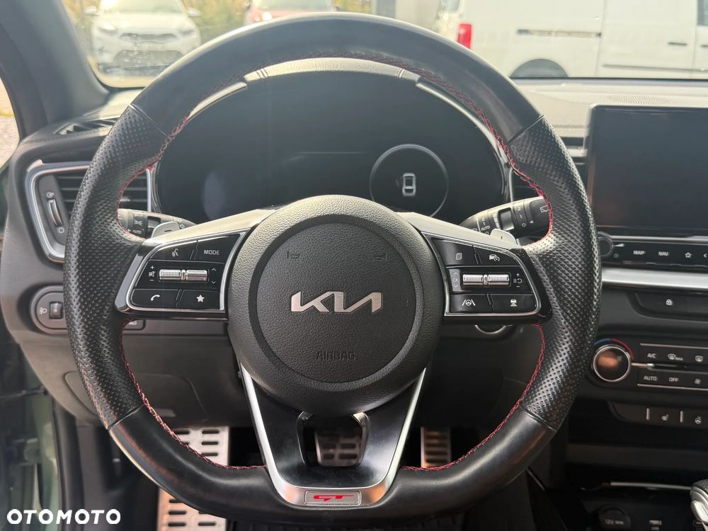 Kia ProCeed - 15