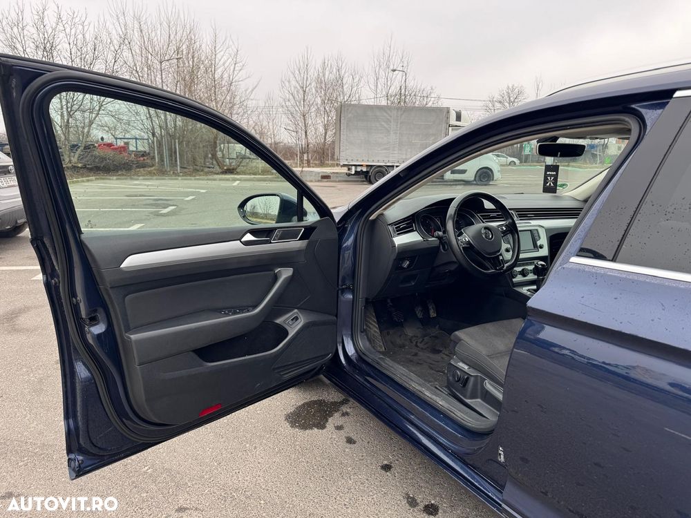 Volkswagen Passat 1.6 TDI Comfortline - 18