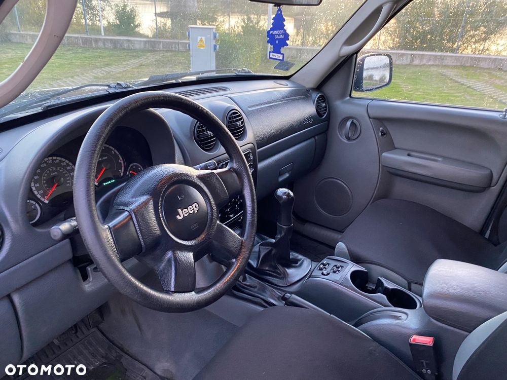 Jeep Cherokee 2.4 Sport - 10
