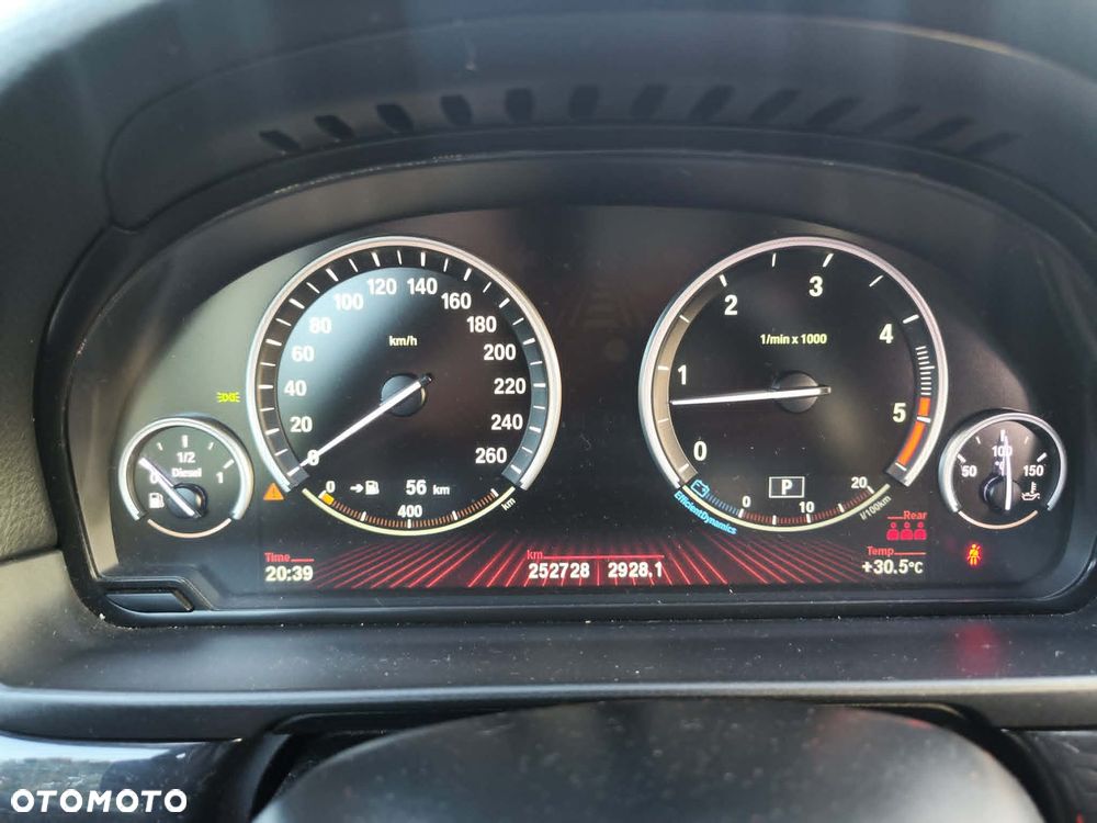 BMW Seria 5 525d - 26