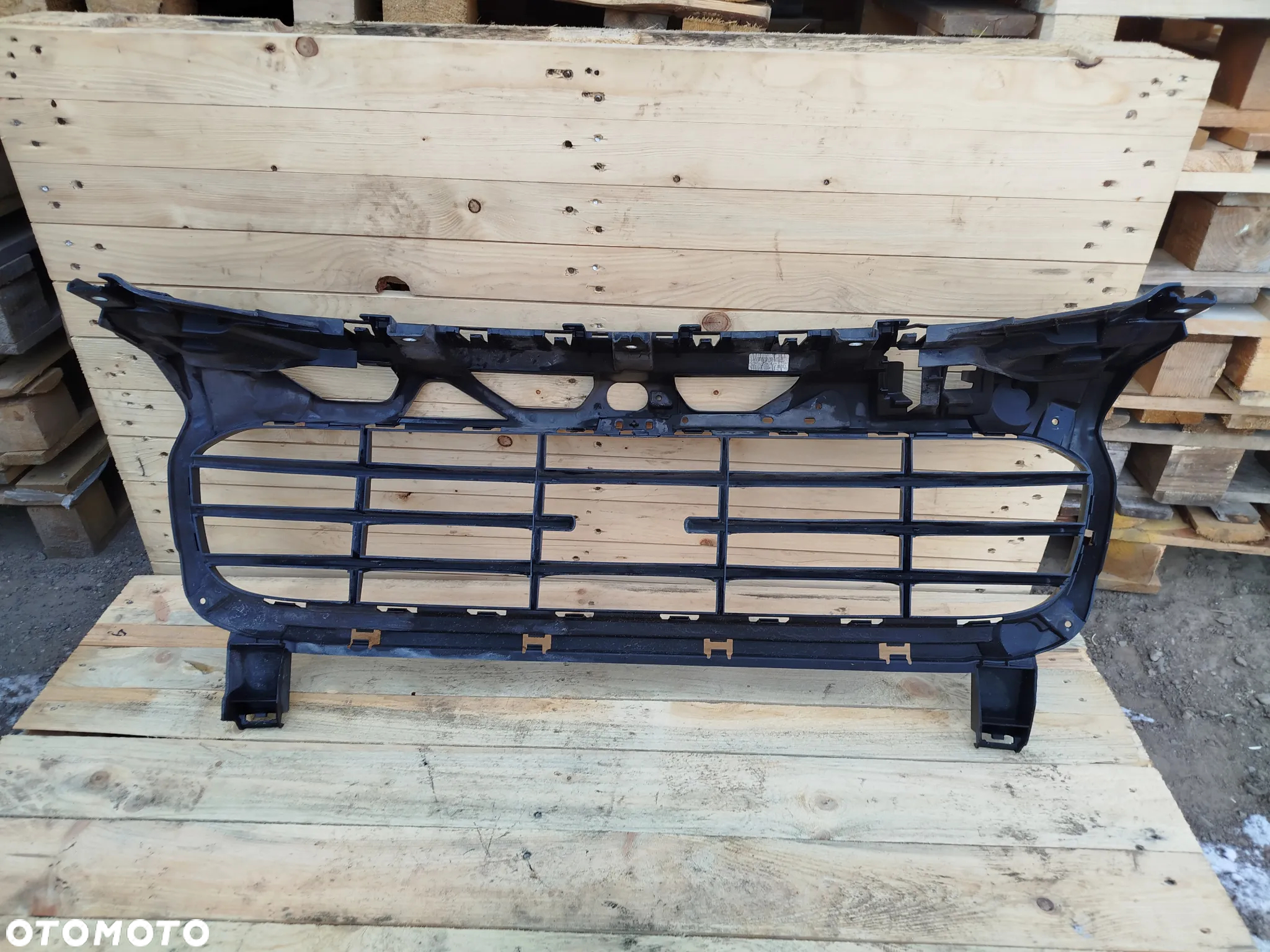 Porsche Cayenne II 7P5 Lift atrapa zderzaka grill kratka - 7