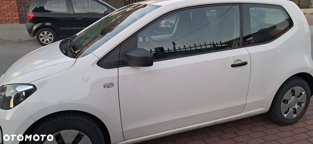 Volkswagen up! move - 5
