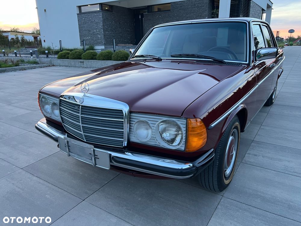 Mercedes-Benz W123 - 2