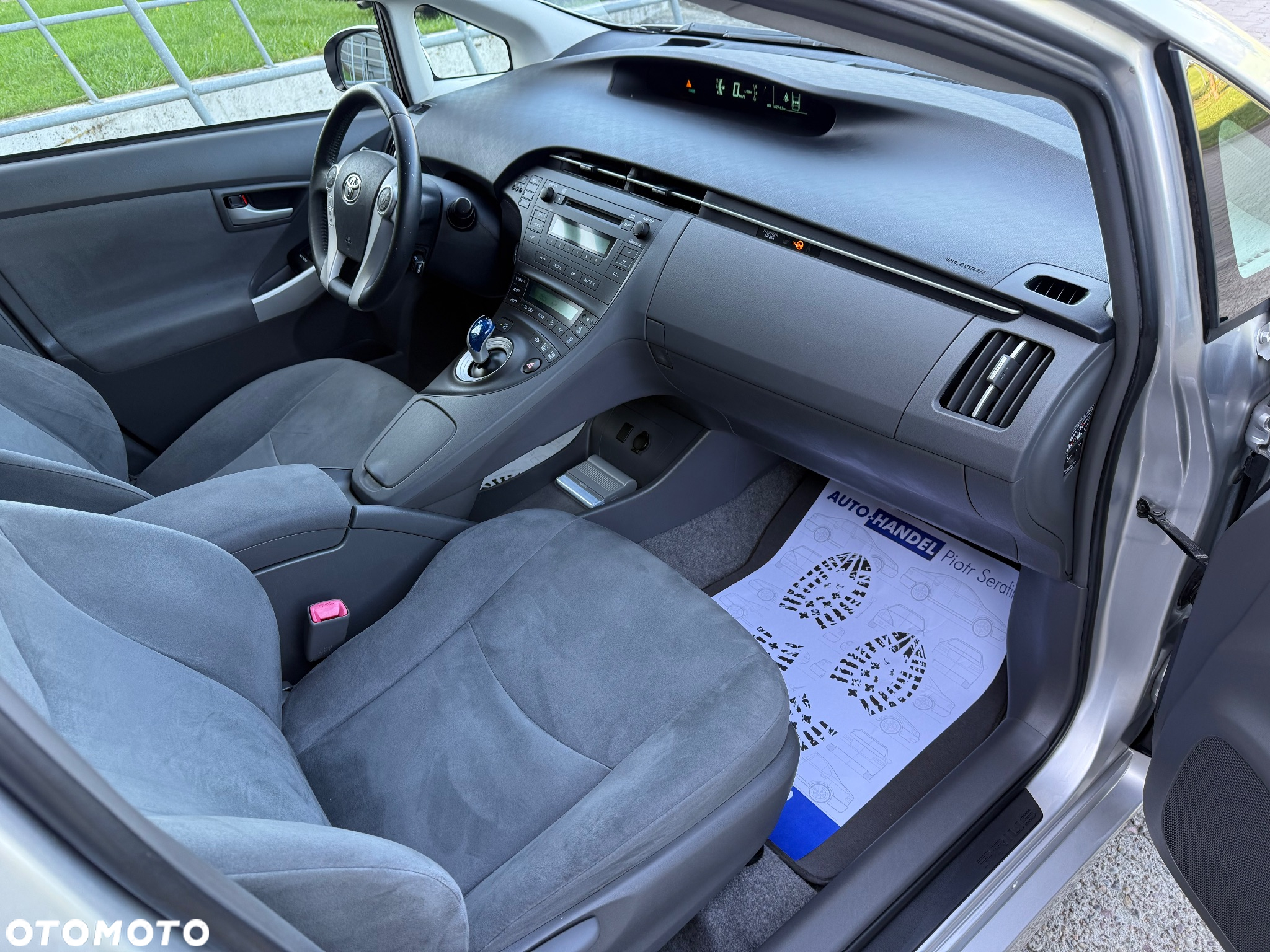 Toyota Prius - 12