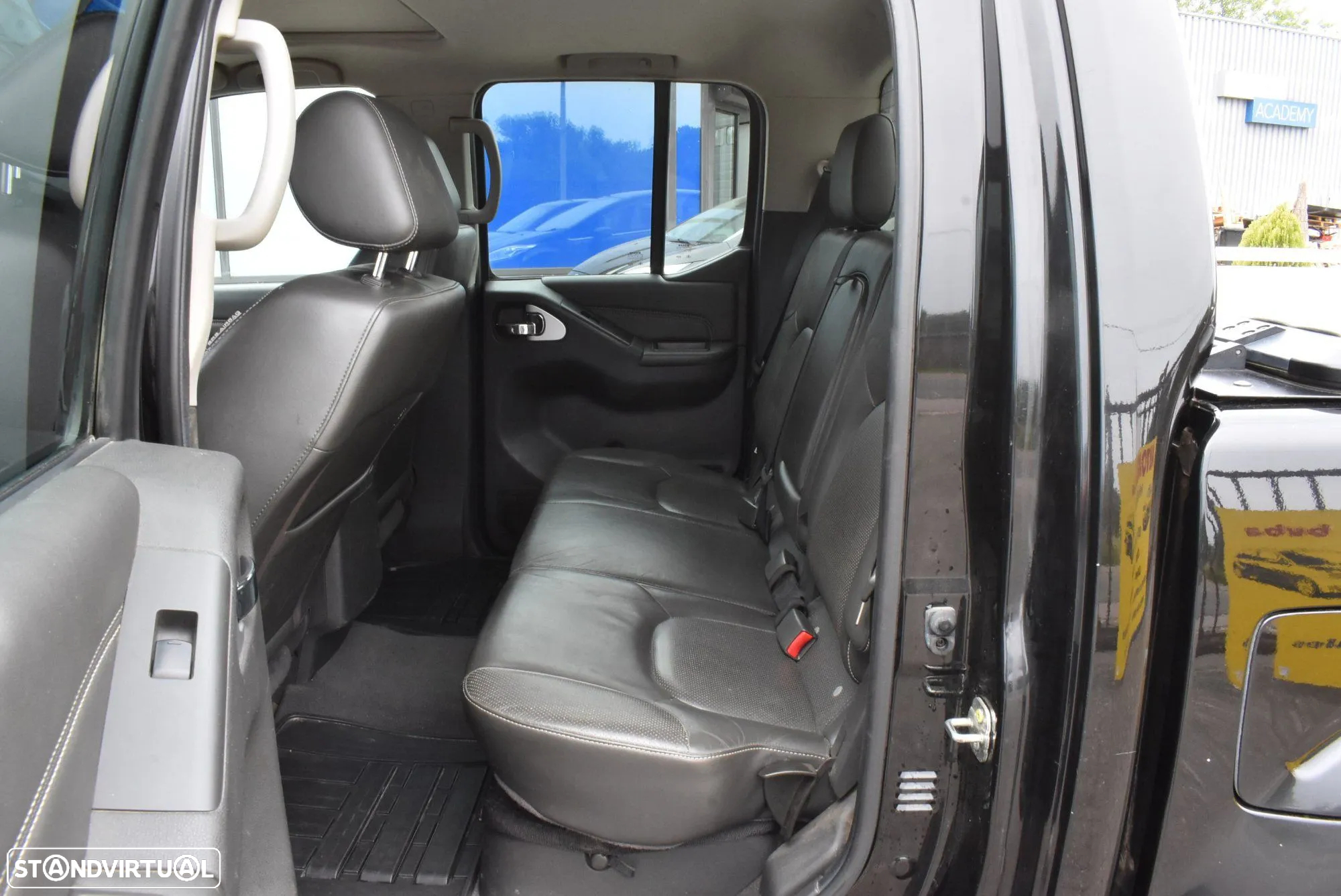 Nissan Navara 3.0 dCi V6 CD LE AT 4WD - 6