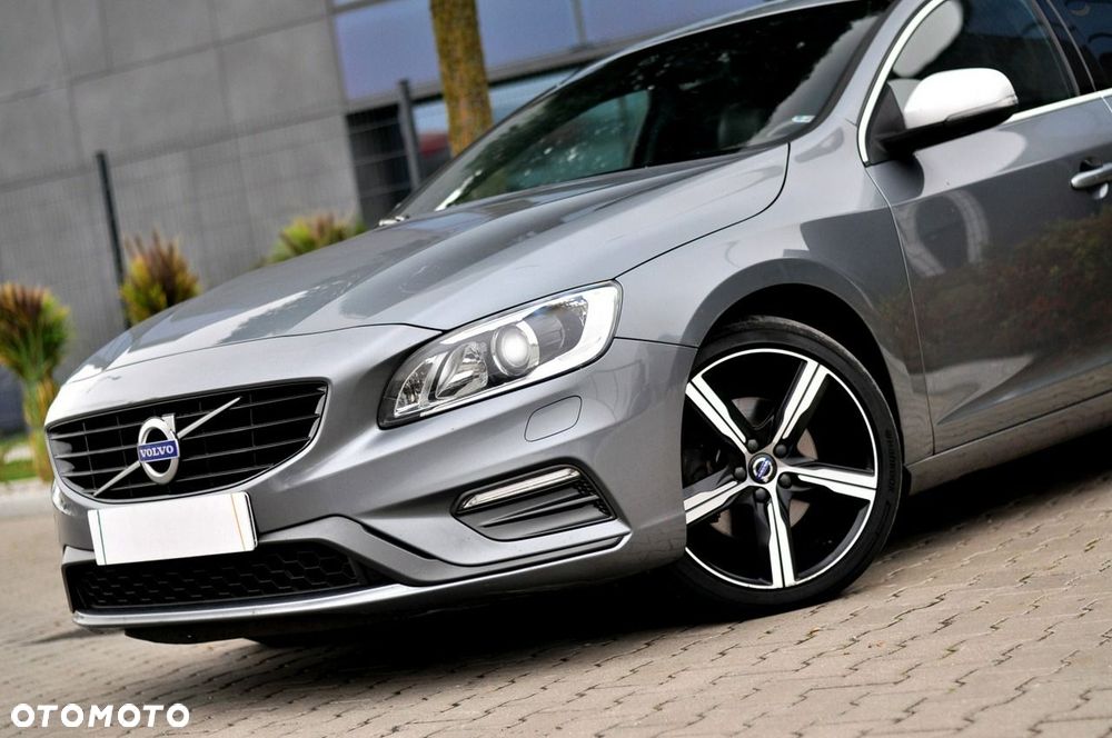 Volvo V60 D3 R-Design - 14