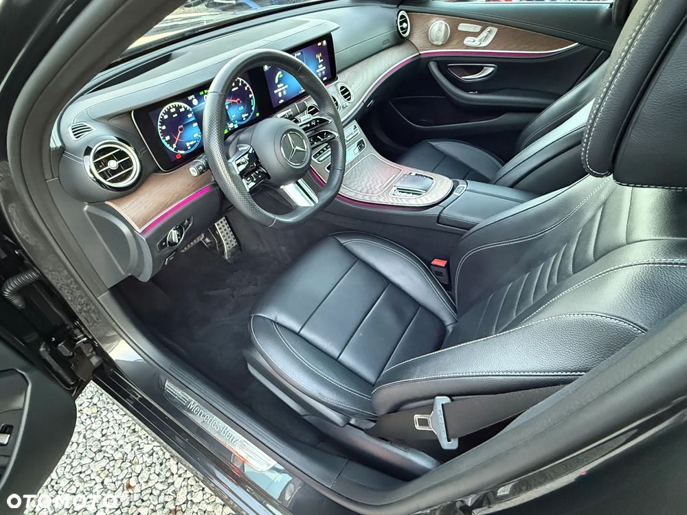 Mercedes-Benz Klasa E 300 de PHEV 4-Matic AMG 9G-Tronic - 28