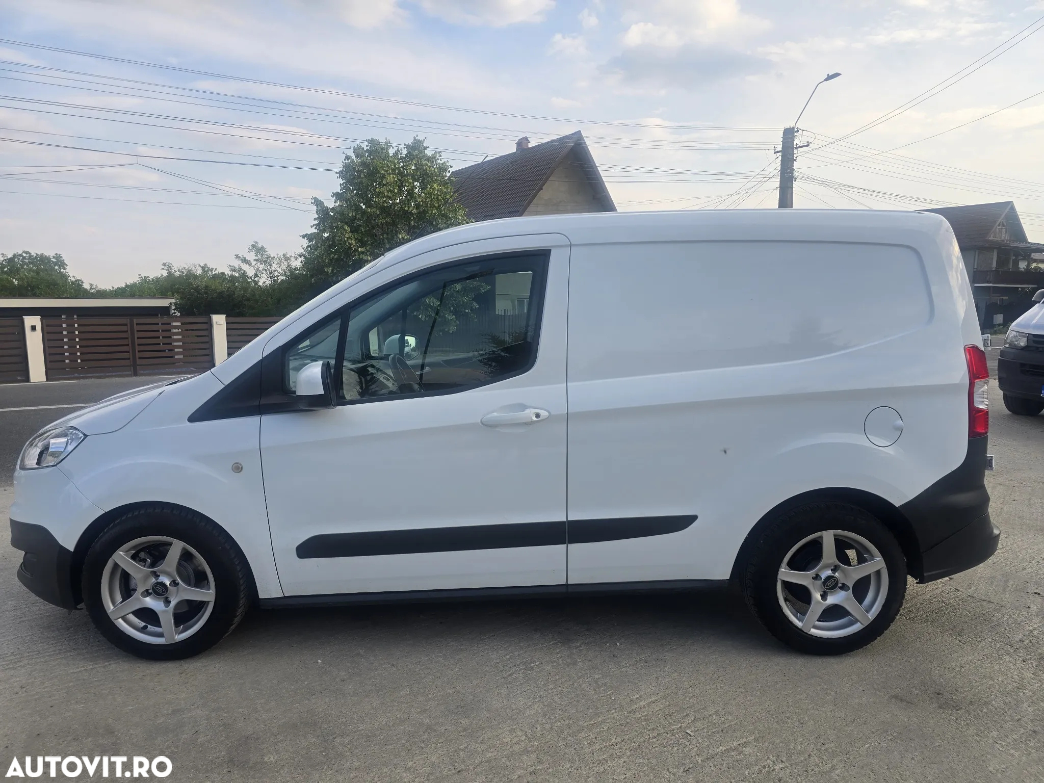 Ford Courier - 11