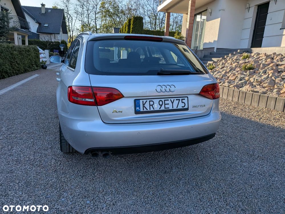 Audi A4 Avant 2.0 TDI DPF Attraction - 4